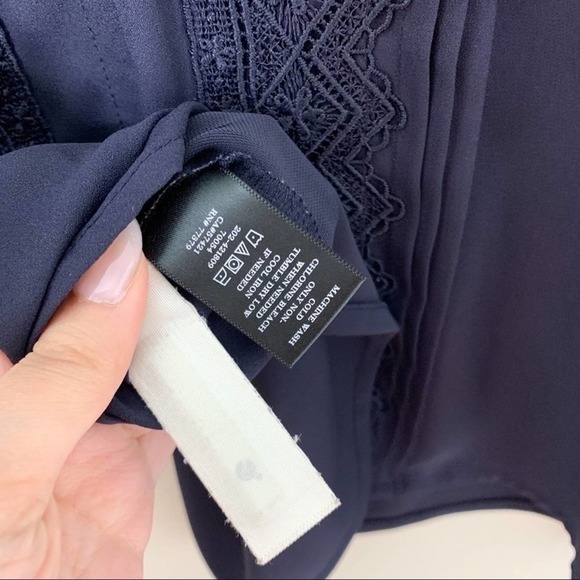 Ann taylor navy blue long sleeve blouse with lace details size XS - Picture 6 of 9